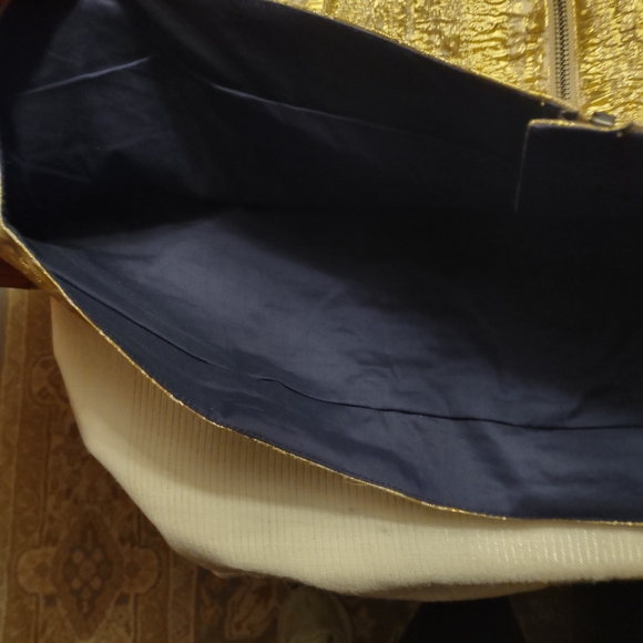 BCBGMaxAzria Gold Textured Skirt - Picture 4 of 10